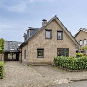 Broekhuizenstraat 25